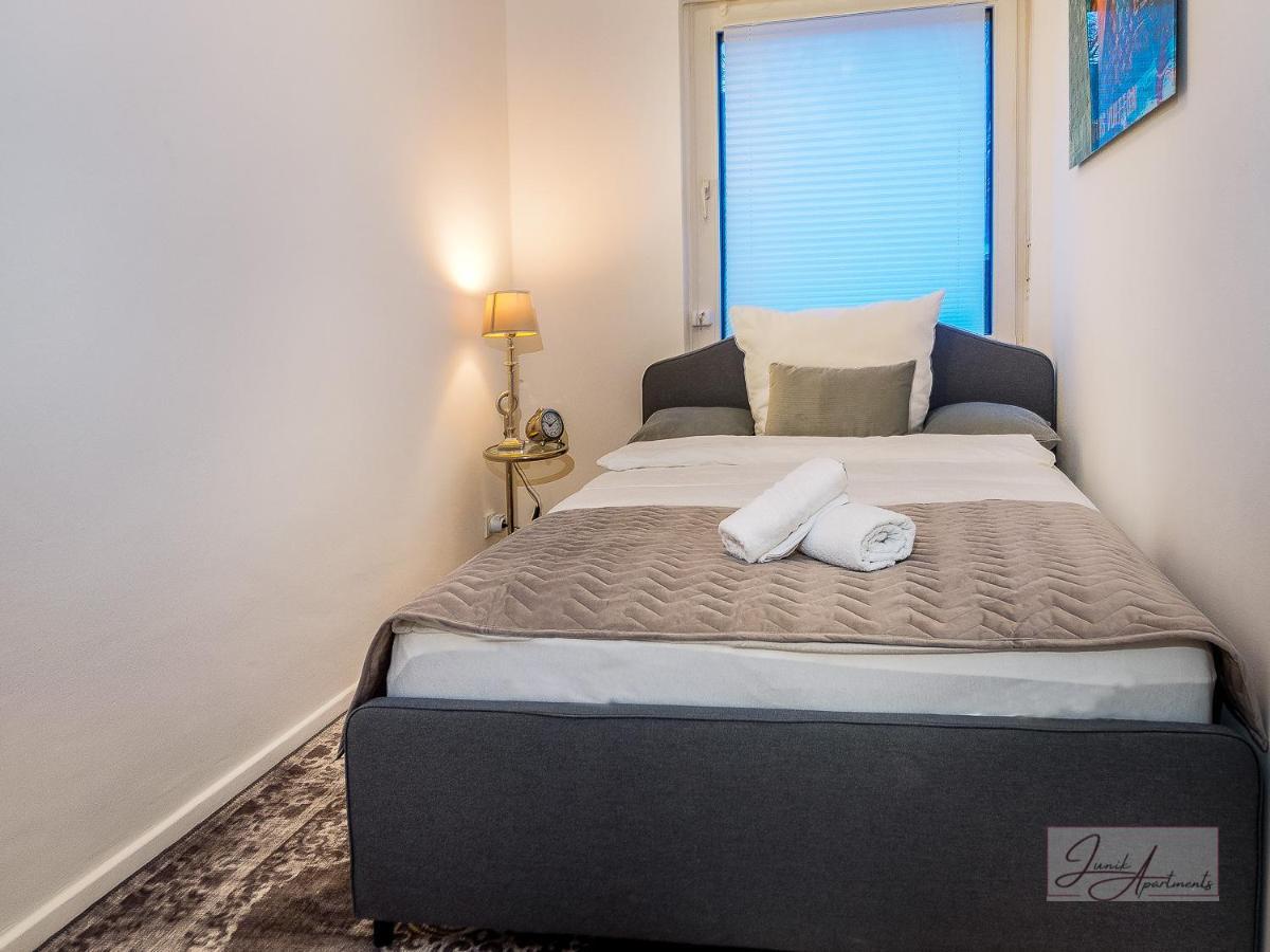 Gemuetliche & Individuelle Ferienwohnungen In Krefeld - Junik Apartments Luaran gambar