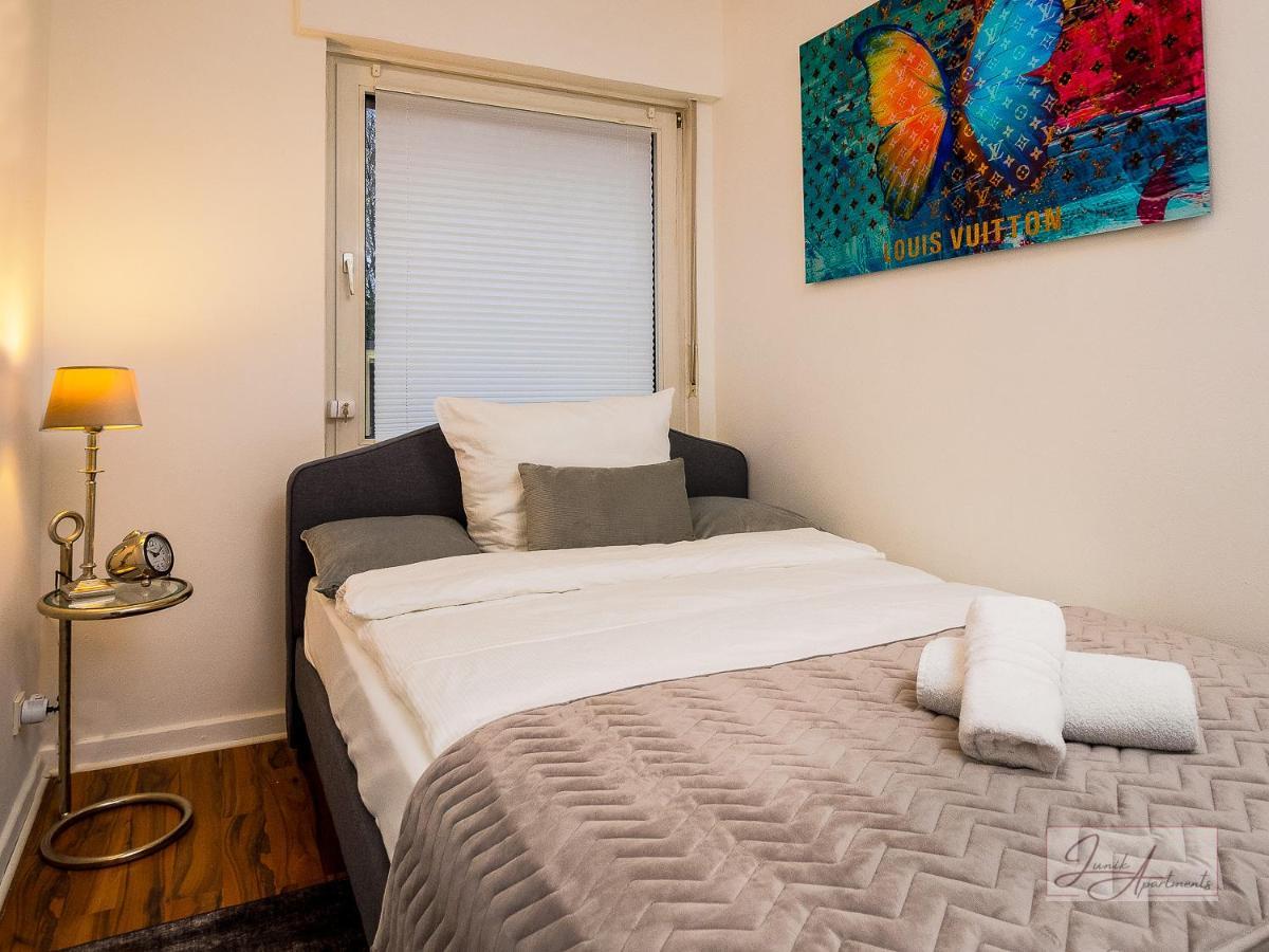Gemuetliche & Individuelle Ferienwohnungen In Krefeld - Junik Apartments Luaran gambar