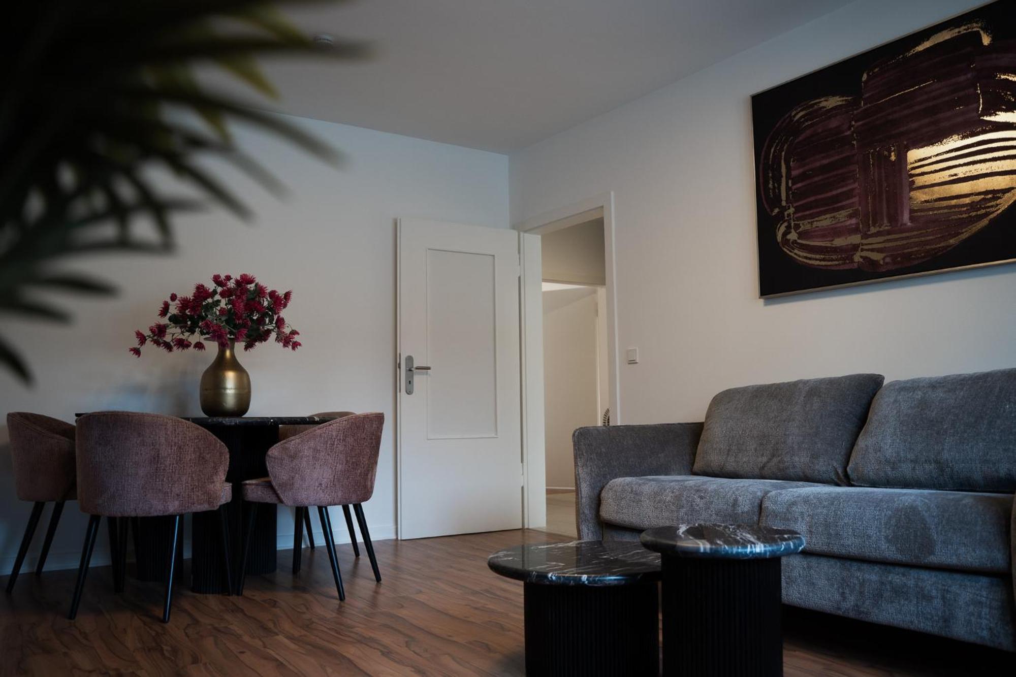 Gemuetliche & Individuelle Ferienwohnungen In Krefeld - Junik Apartments Luaran gambar